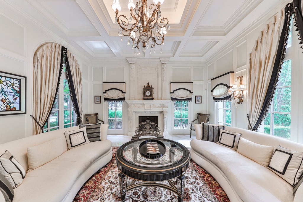 489 Lakeshore Road East