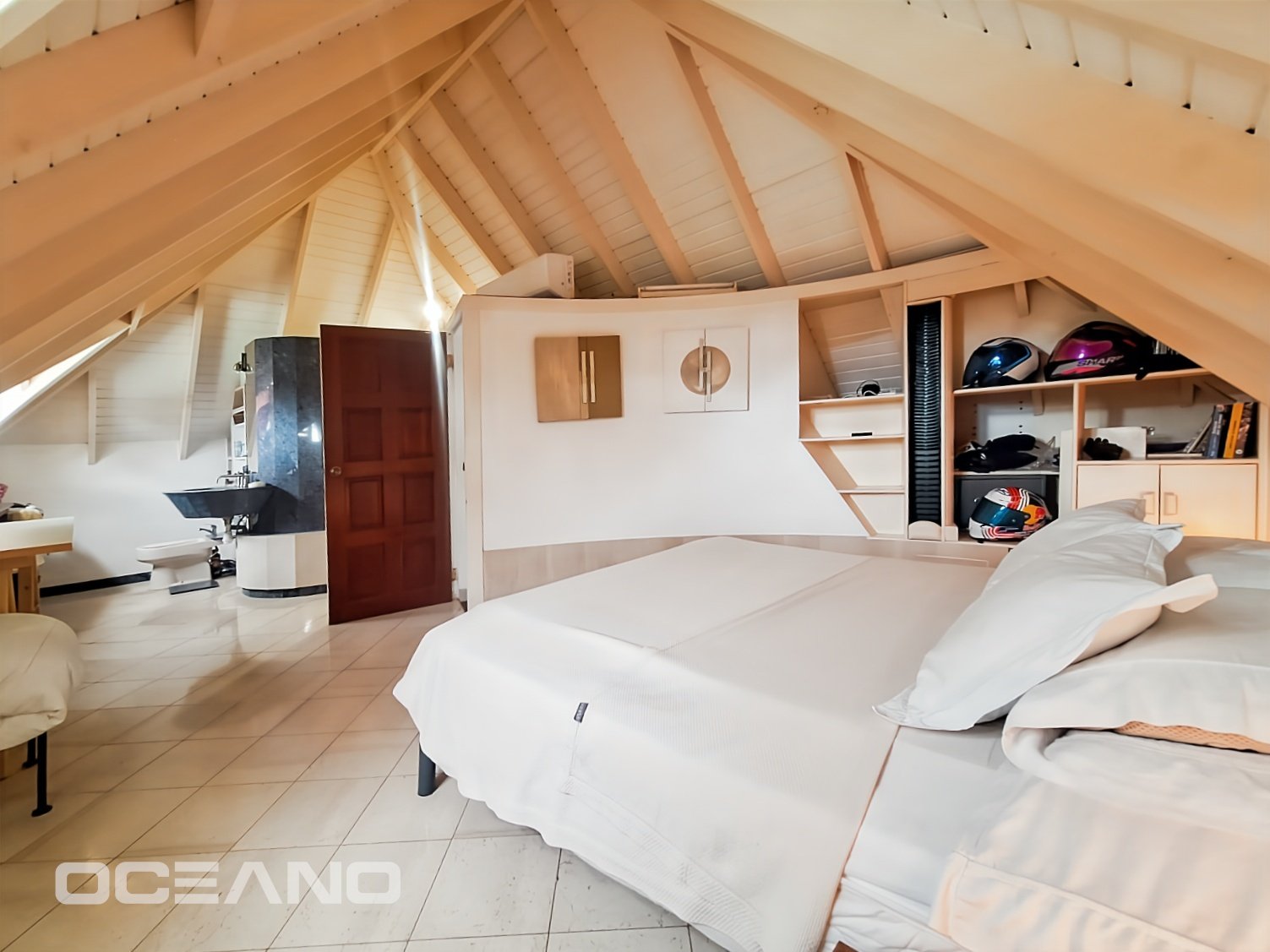 3 bedrooms Townhouse + Studio 