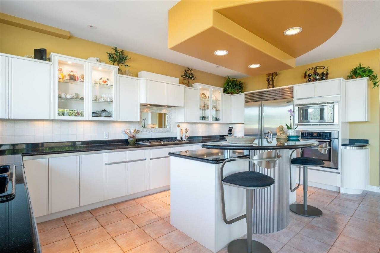 386 Beachview Dr
