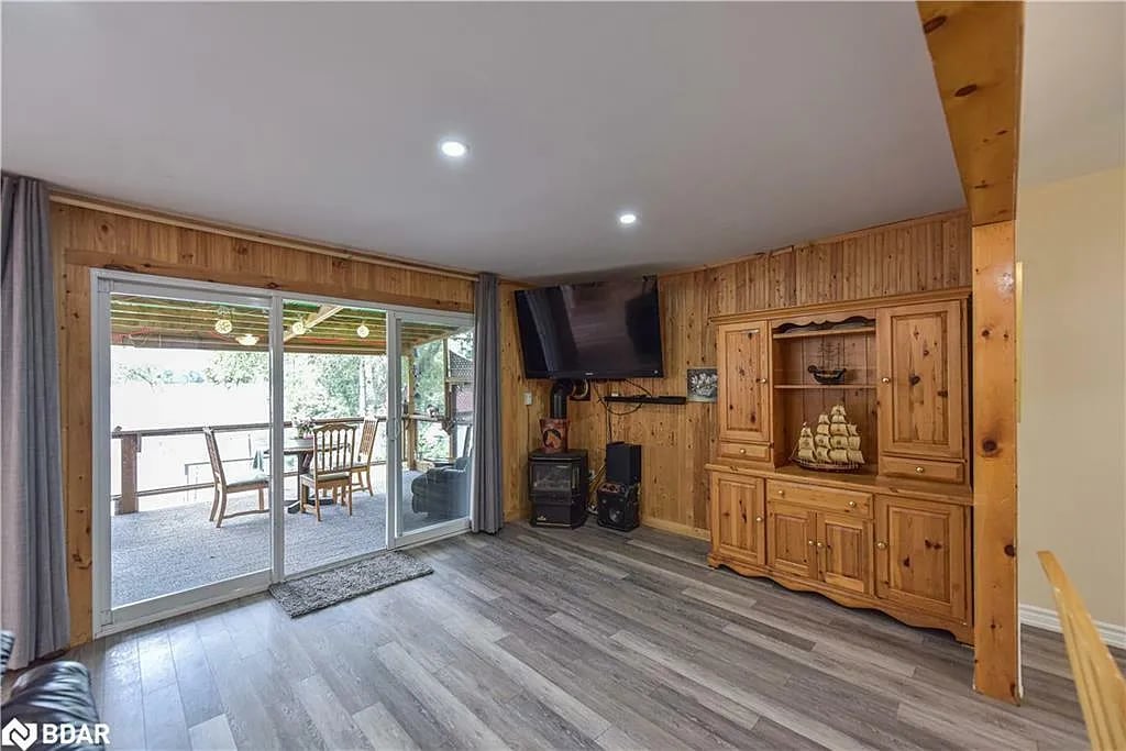 220 Lake Dalrymple Rd