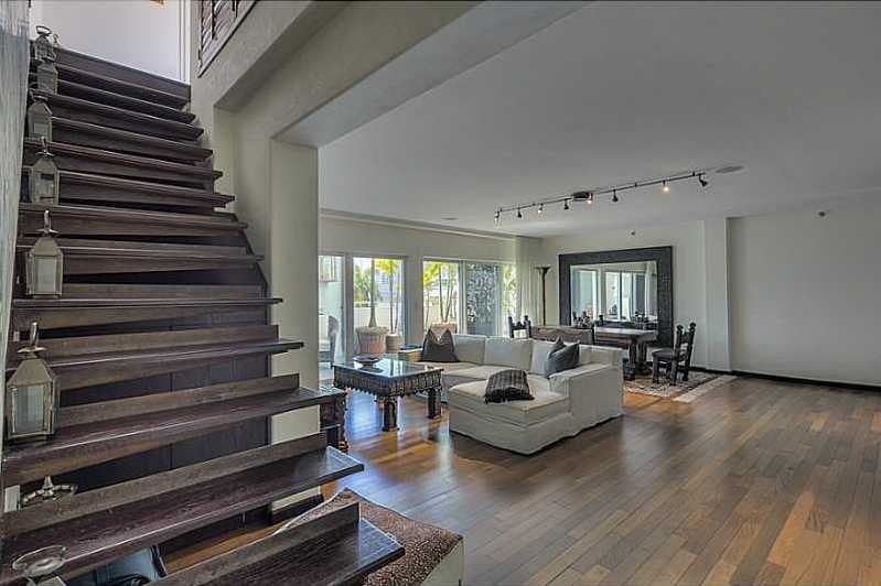 $1.2M Luxe Sofi Loft Sells by Giordana Spadei