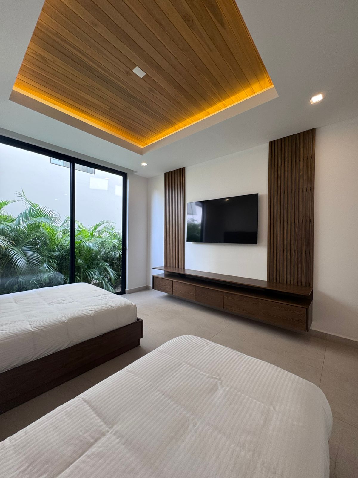 Turnkey Tropical-Modern 4BR Villa with Private Pool in Prestigious Hacienda Pinilla