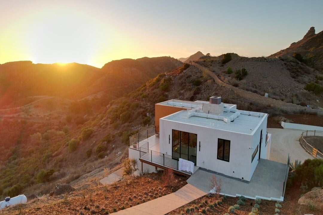 Mulholland Hwy, 90265