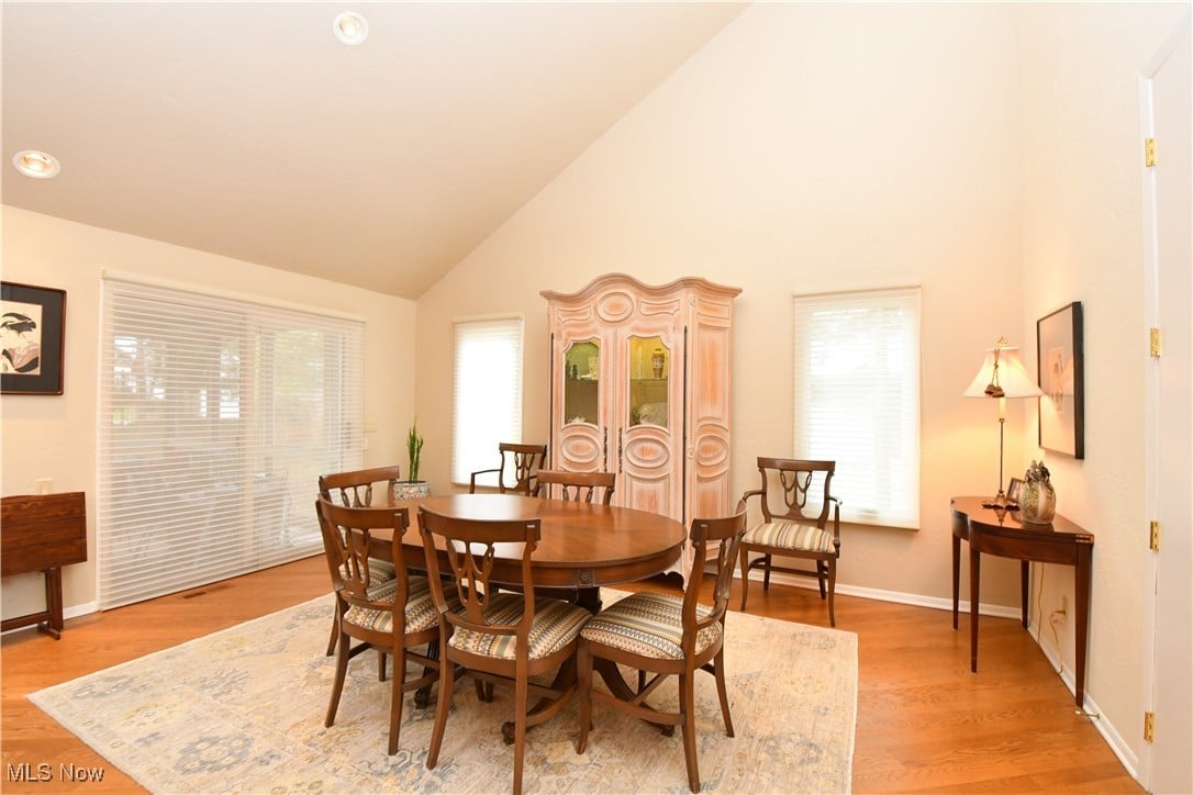 9 Longmeadow Ln