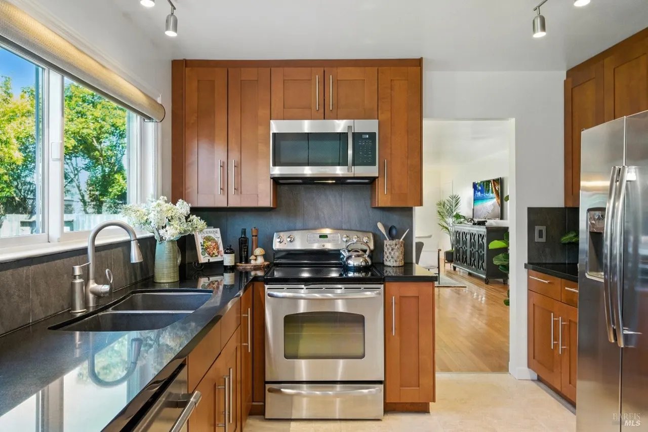 1925 Contra Costa Ave