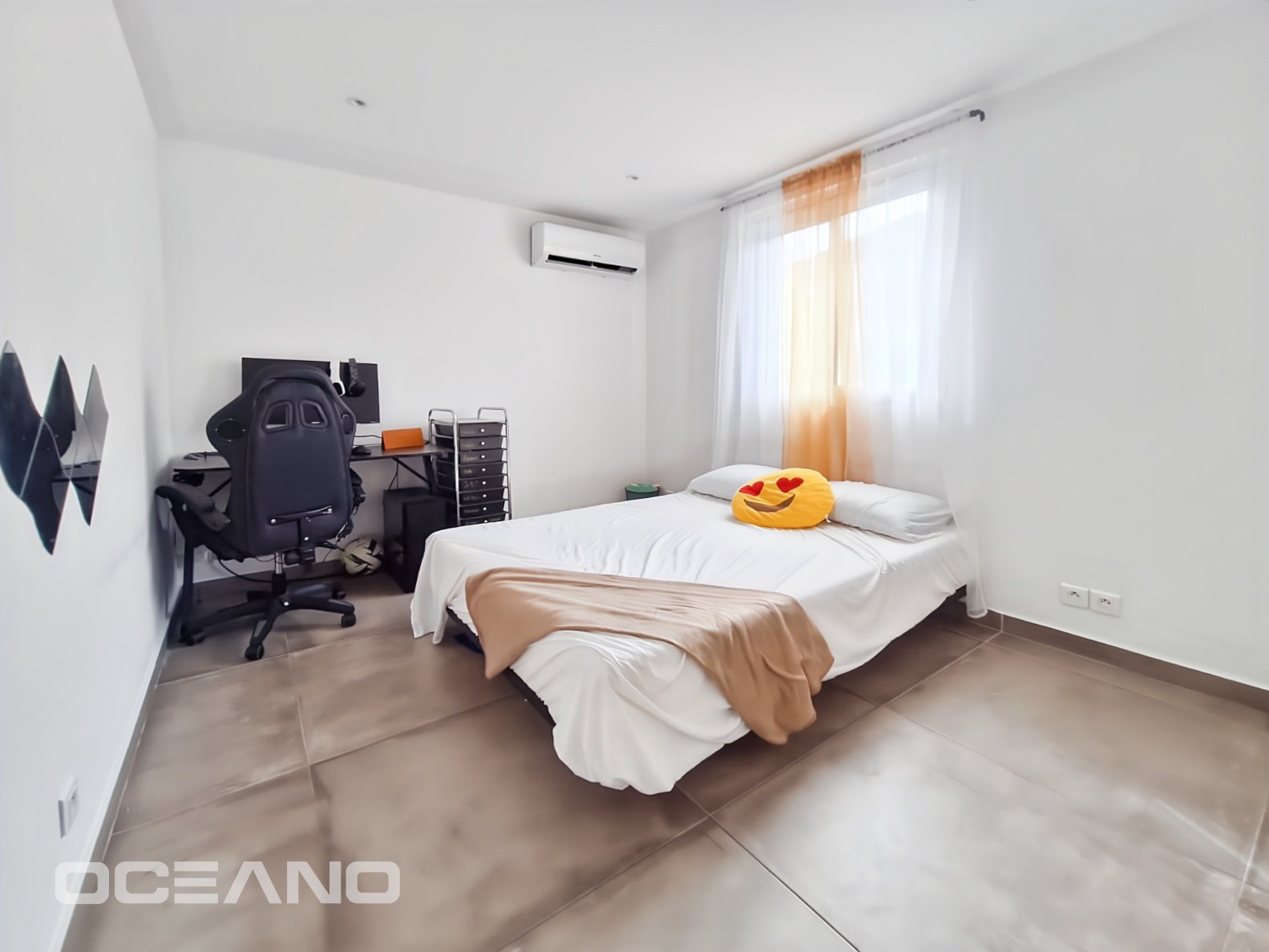 4-bedroom house with garden 