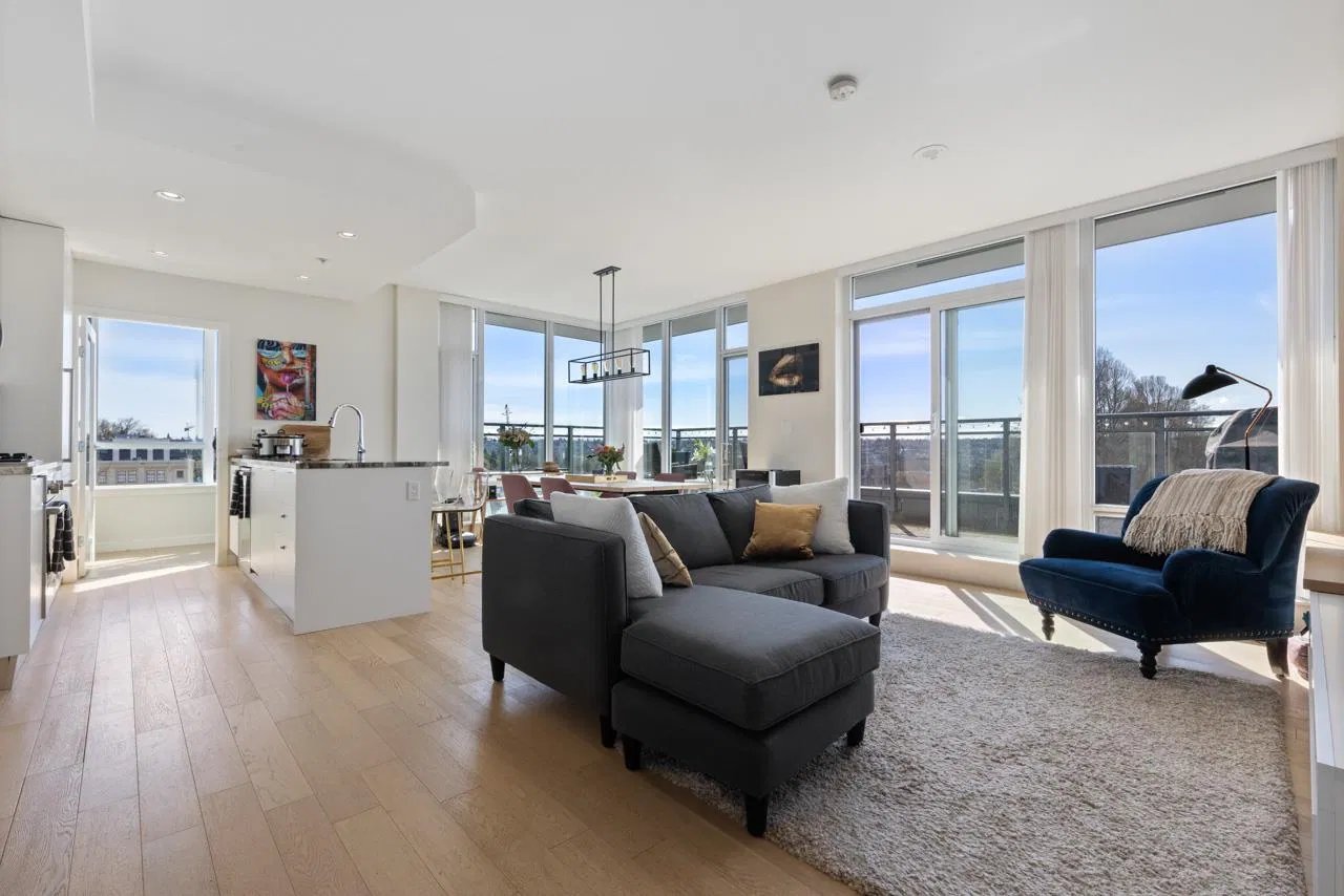 2033 W 10th Ave #809