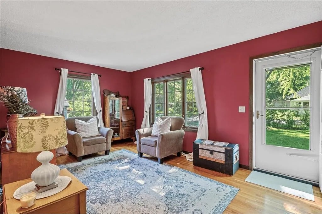 156 Lakeview Ave
