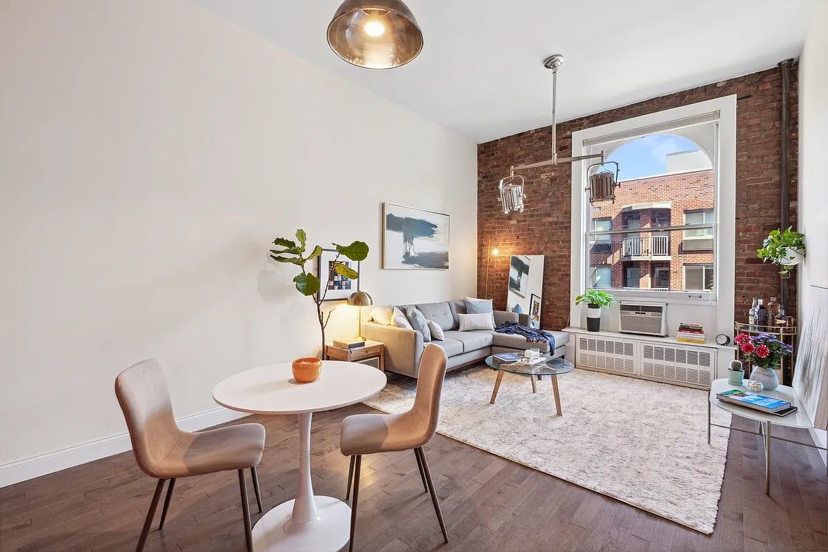 100 West 15th Streeet
