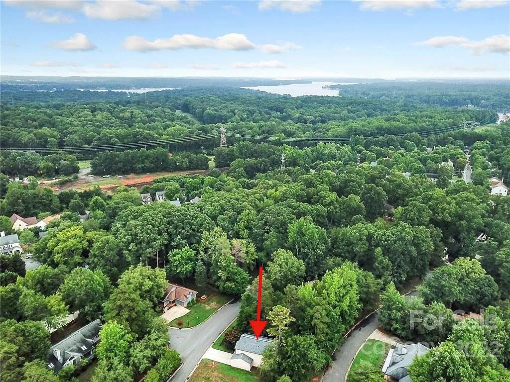 206 Forest Oaks Dr