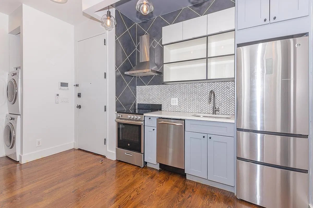 85 Graham Avenue 2B