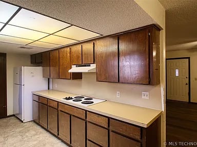 3600 Governor Harris Dr