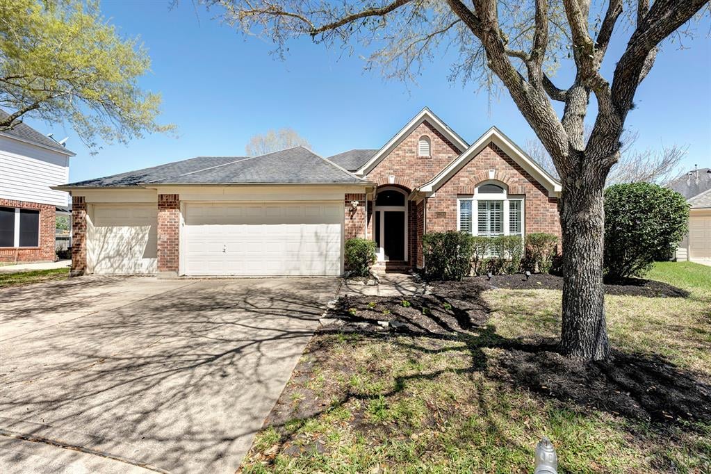 21906 Maybrook Ct