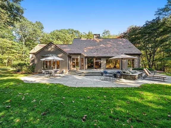 24 Trailside Rd