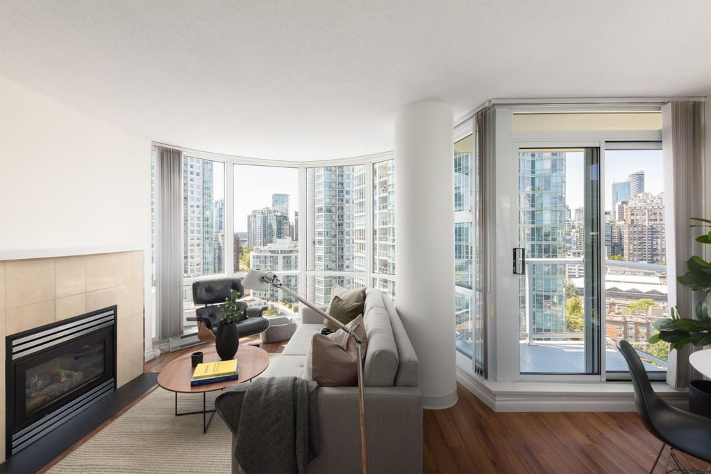 1077 Marinaside Cres, #2106