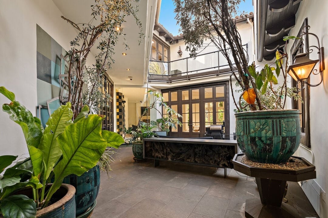 Century Woods Dr, 90067