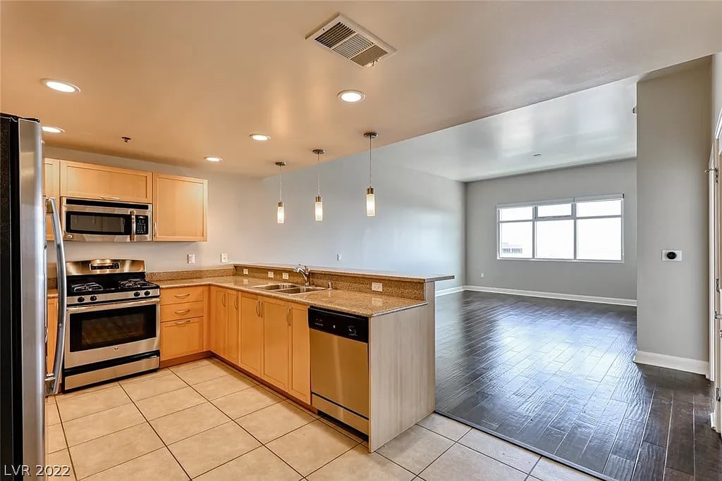150 Las Vegas Blvd #1604