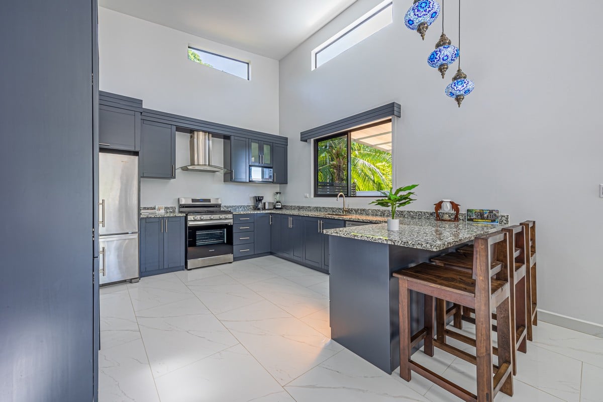 0.12 ACRES – 3 Bedrooms Newly Built Modern Home, With Pool & Privacy, Only 4min to the Beach!!!