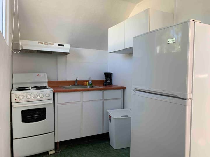 Beach House Apt 9 • 1BR + Sofa Bed • Full Kitchen - Airbnb