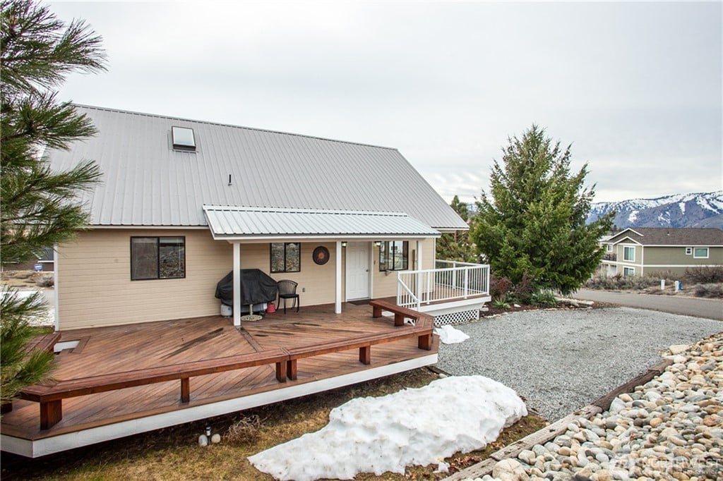 261 Lakeview Pl
