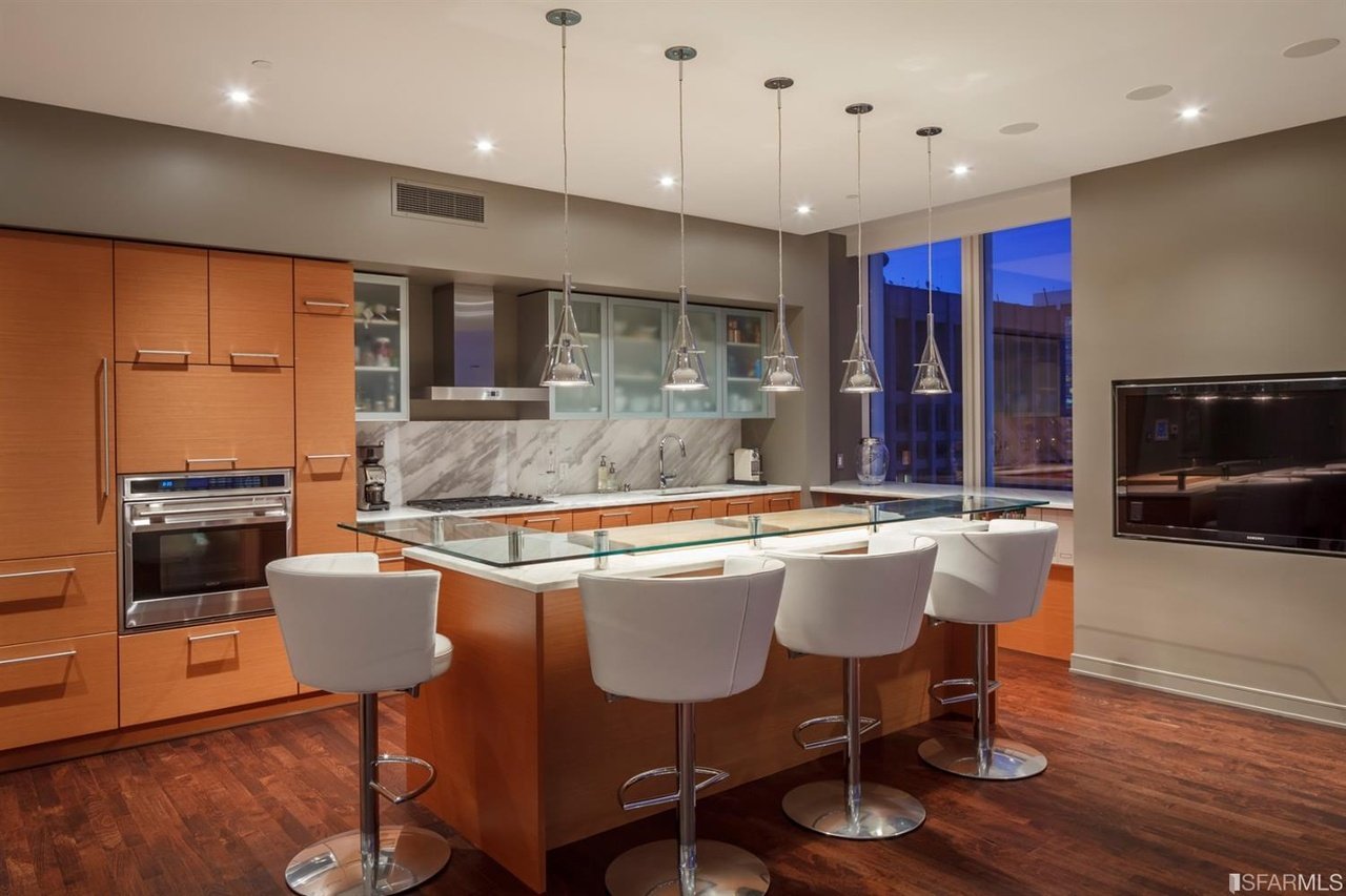 301 Mission St, #43D
