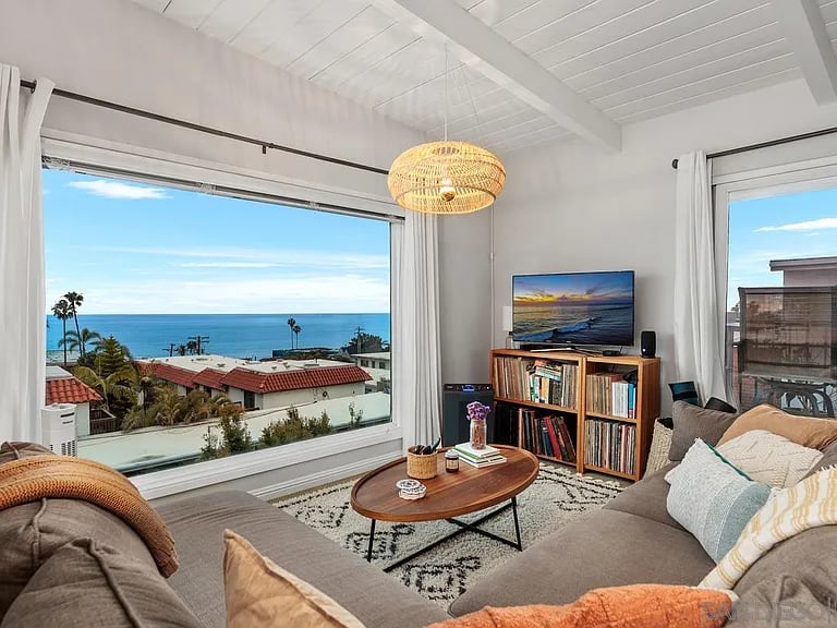 460 Camino Del Mar APT 9