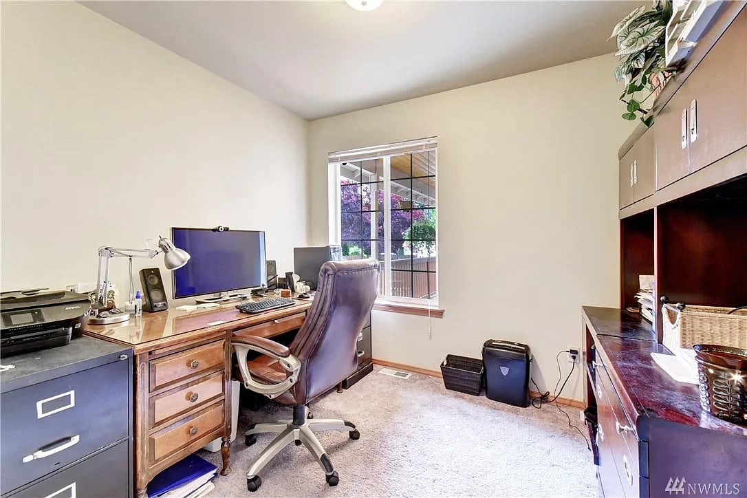 8605 14th Pl SE