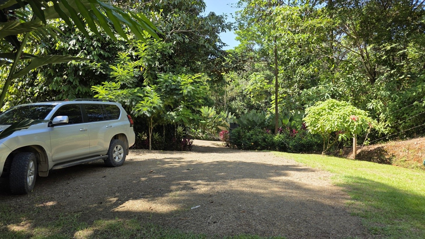 2 Bedroom Solar Home with Creek Frontage