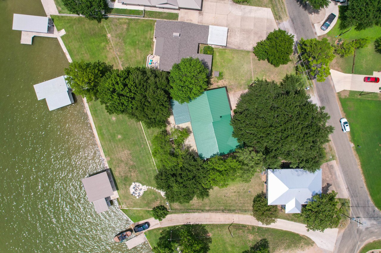 1704 Bluebonnet Lane