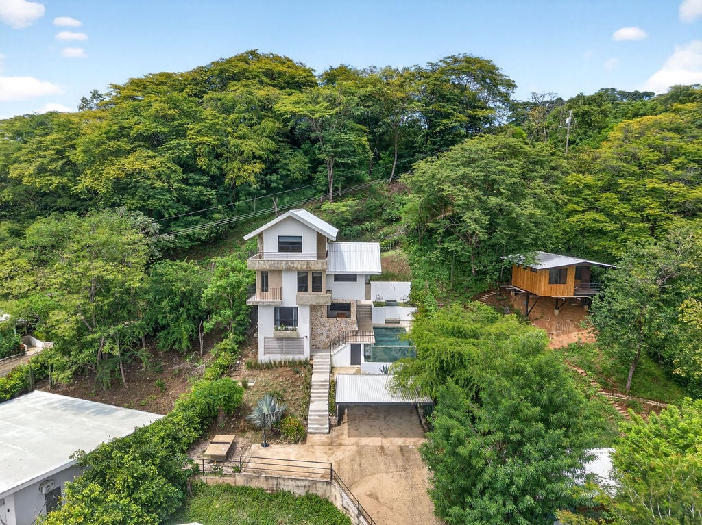 Casa Agave Azul | Contemporary 4-Bedroom Home with Detached Guest Casita in Playa Potrero
