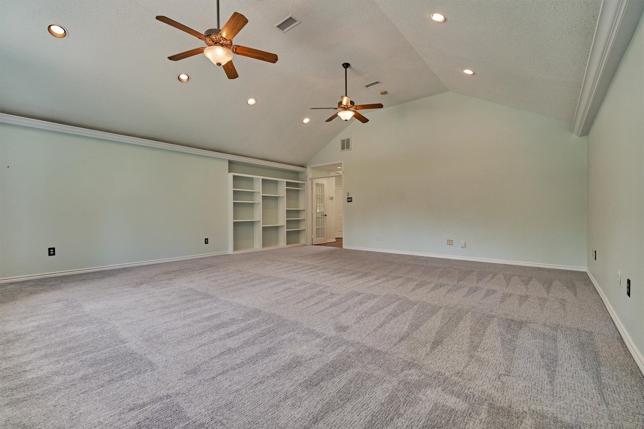 20 Buttonbush Ct