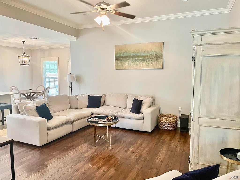 274 E Bayou Rd
