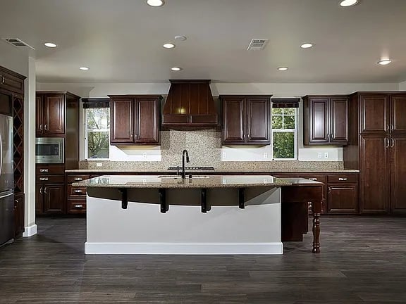 1234 Holmgrove Dr