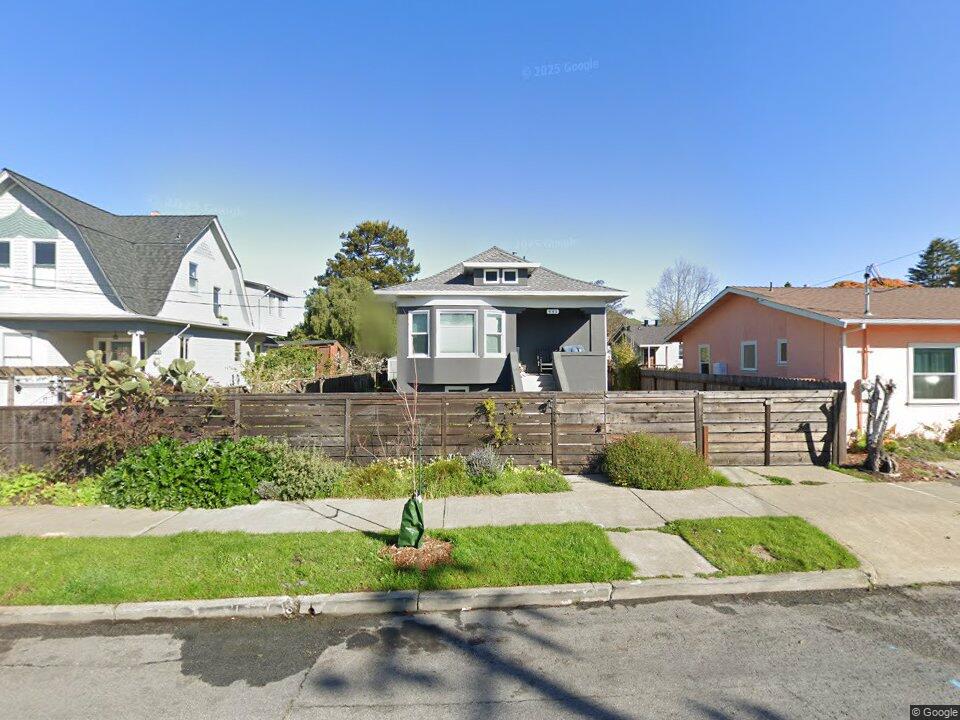941 Delaware St