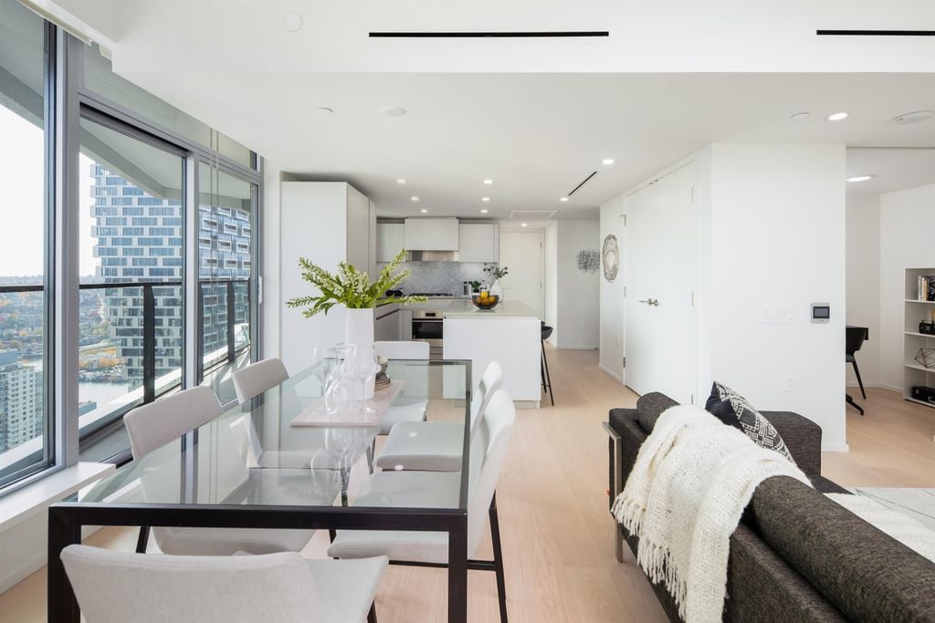889 Pacific St, #3404