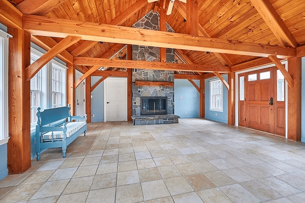 257 Leyden Rd