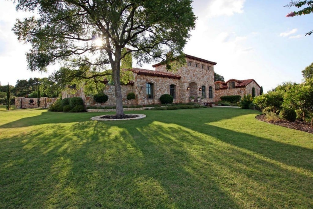 105 La Strada Cir