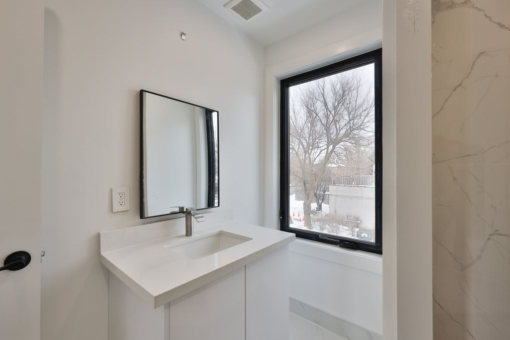 172 Royal York Rd