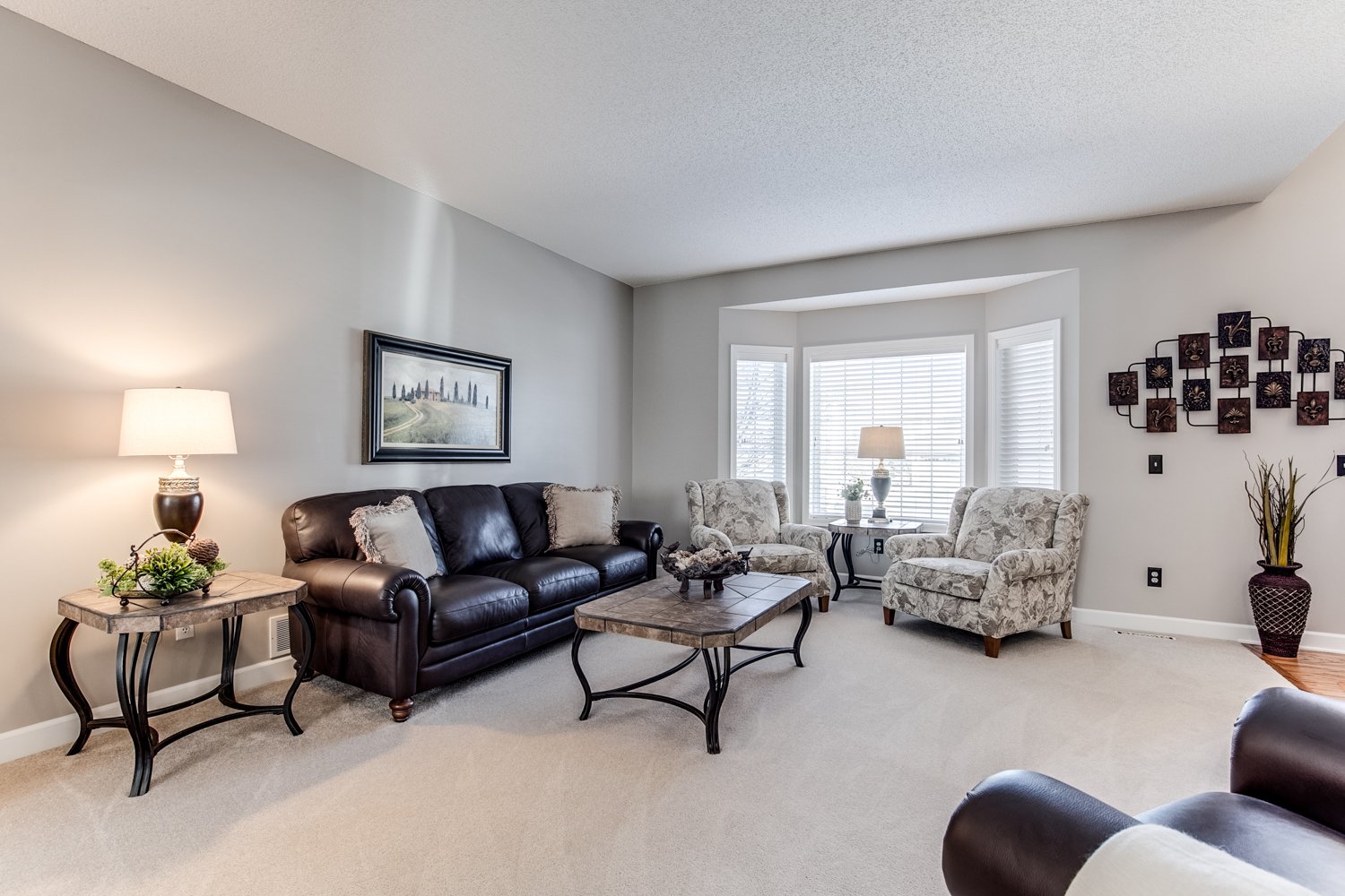 Beautiful 2-Story in Desirable OakParke Estates