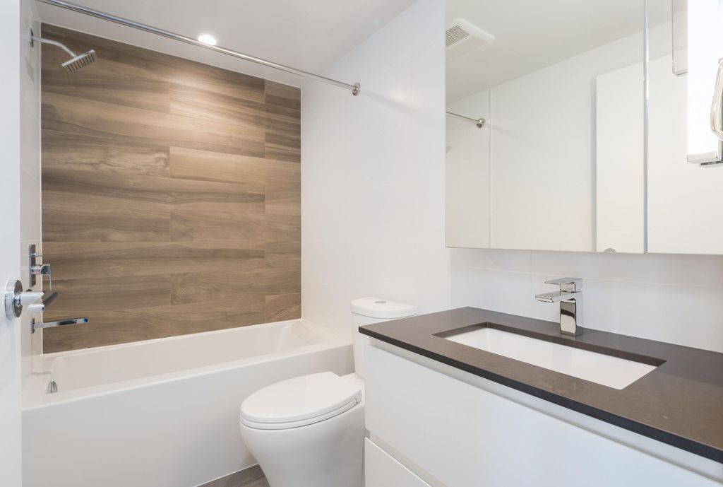 13615 Fraser Hwy, #2508