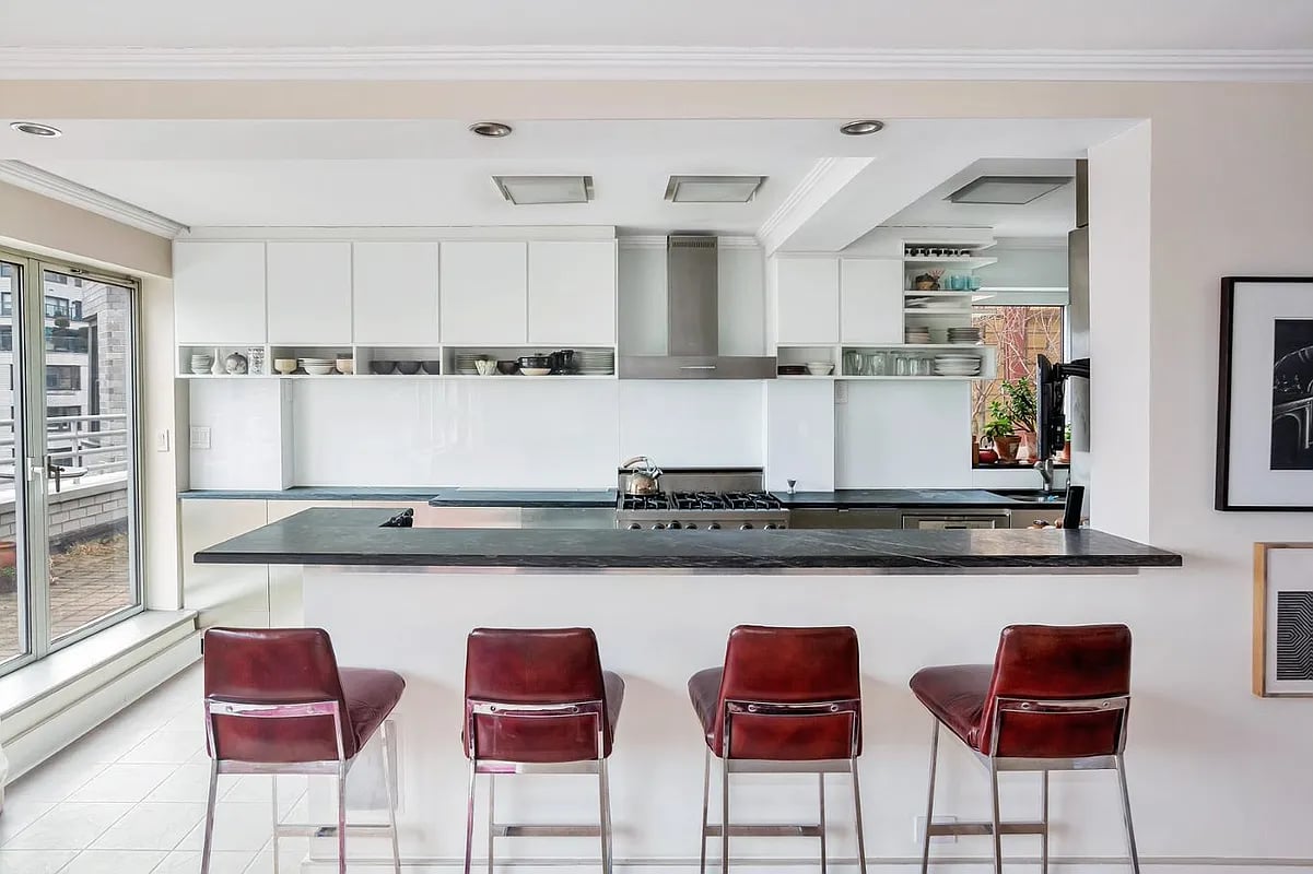 196 E 75th St #18CDE