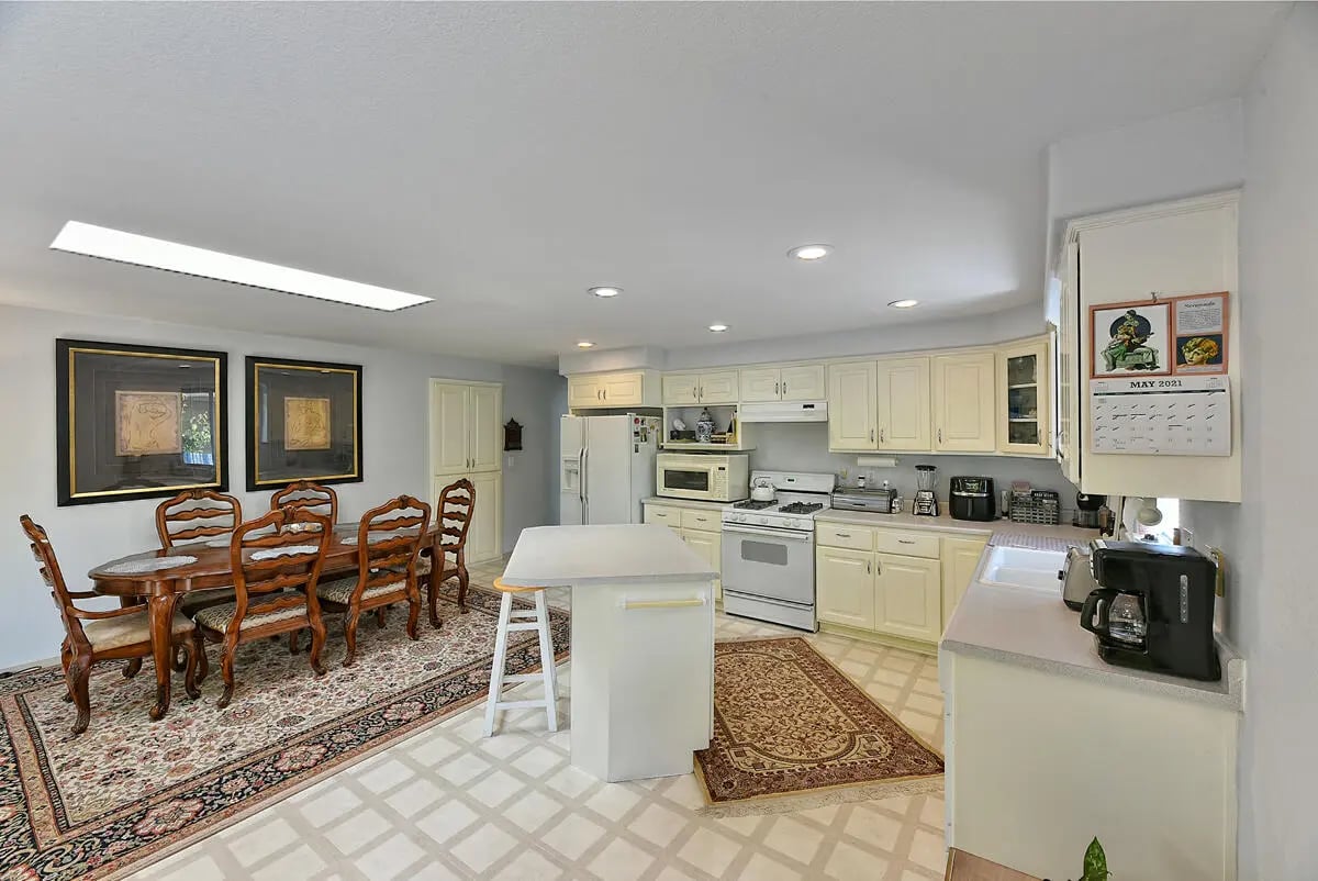 1037 Archer Dr