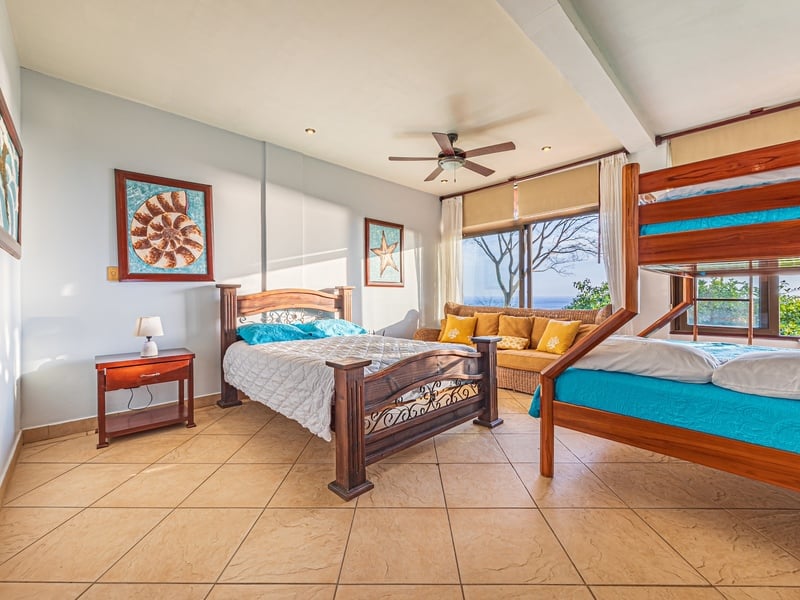 Villa Pacifica: Luxury Oceanview Retreat Steps from the Beach