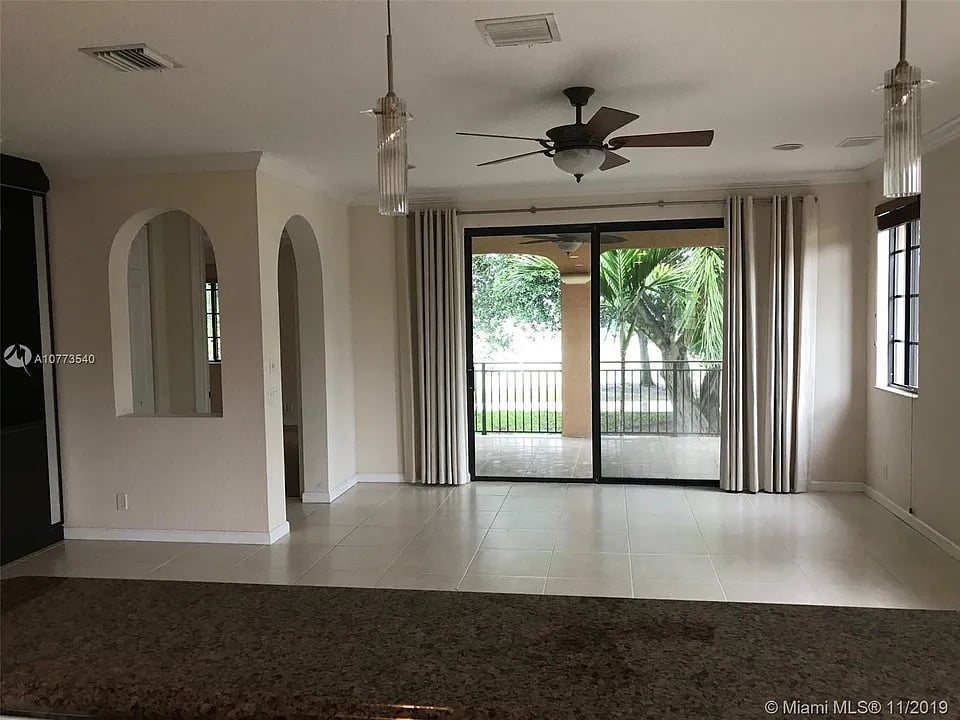 Weston Home for Sale: 2701 Center Court Dr # 2-14