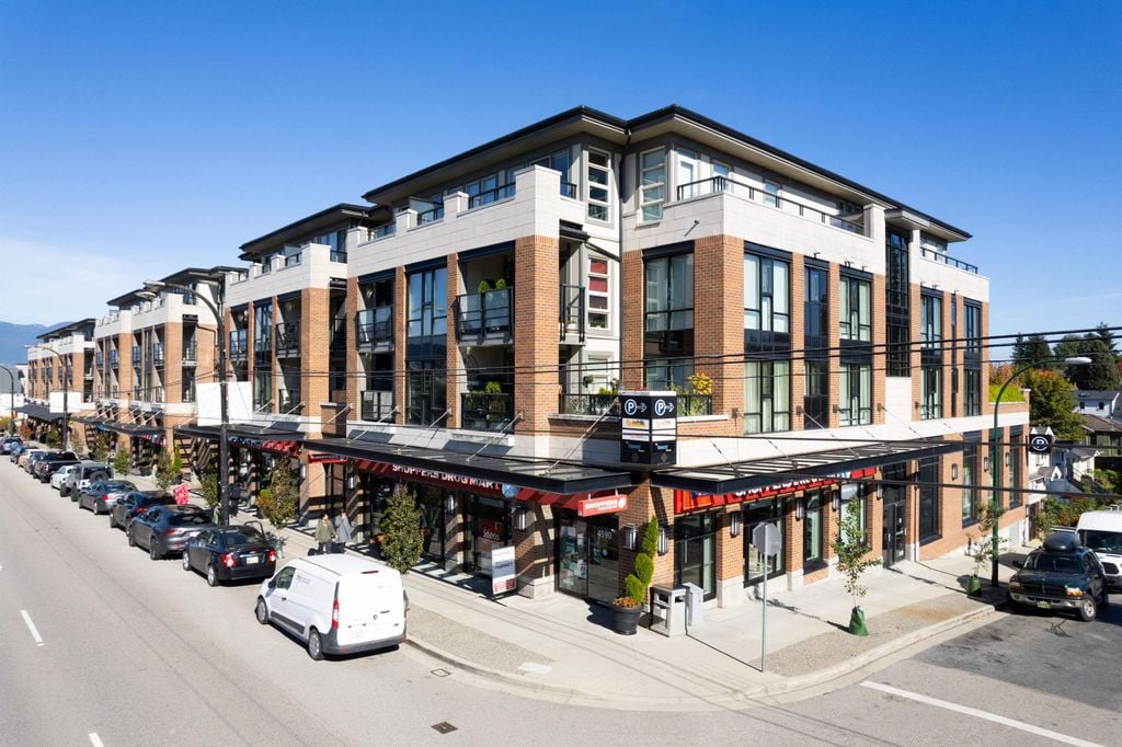 4550 Fraser St, #206