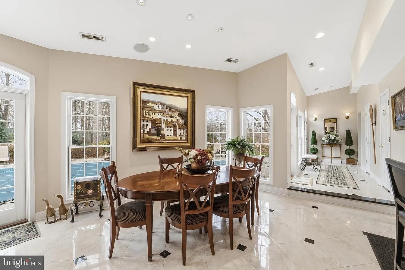 304 Chesapeake Dr