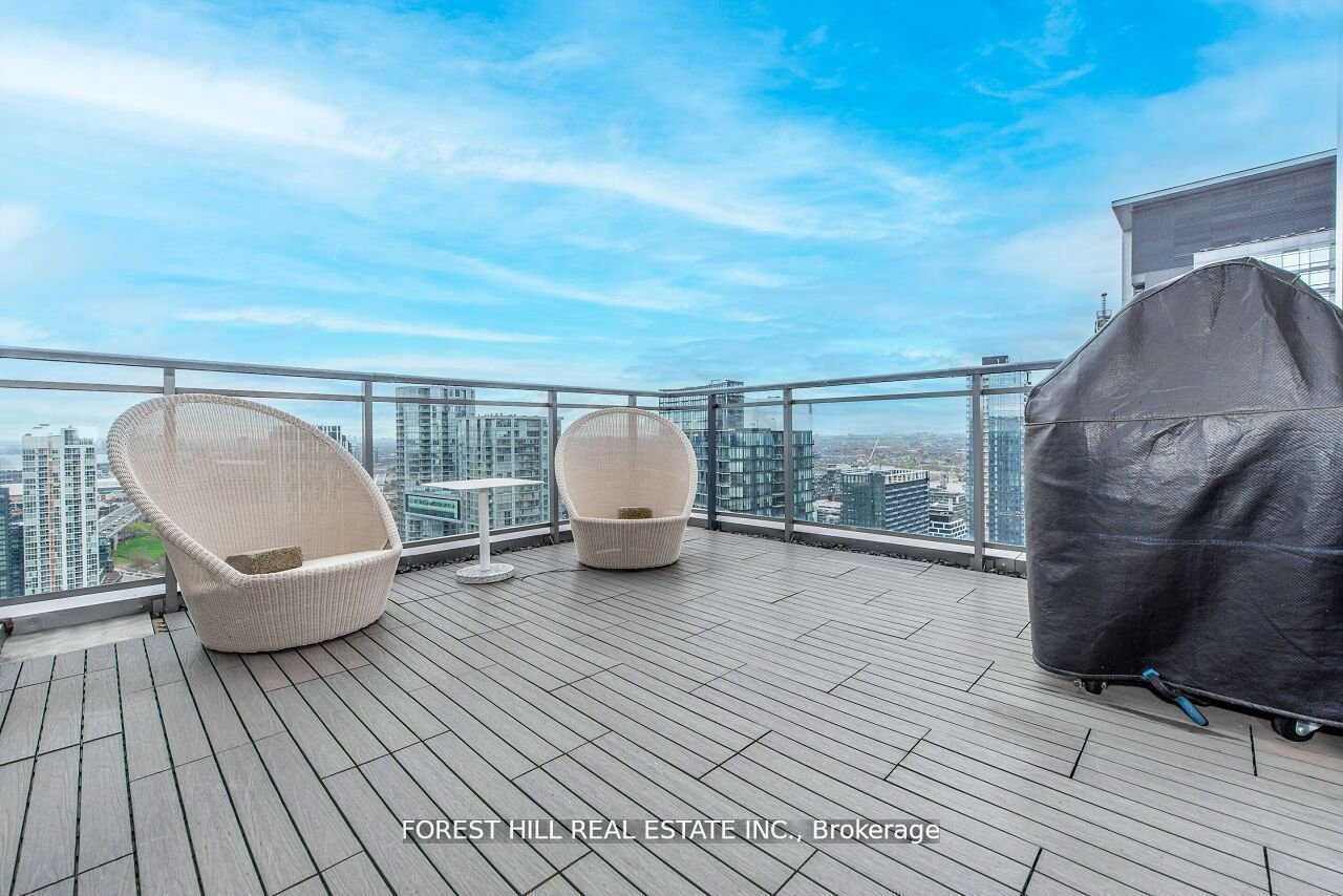 REFINED PENTHOUSE LIVING