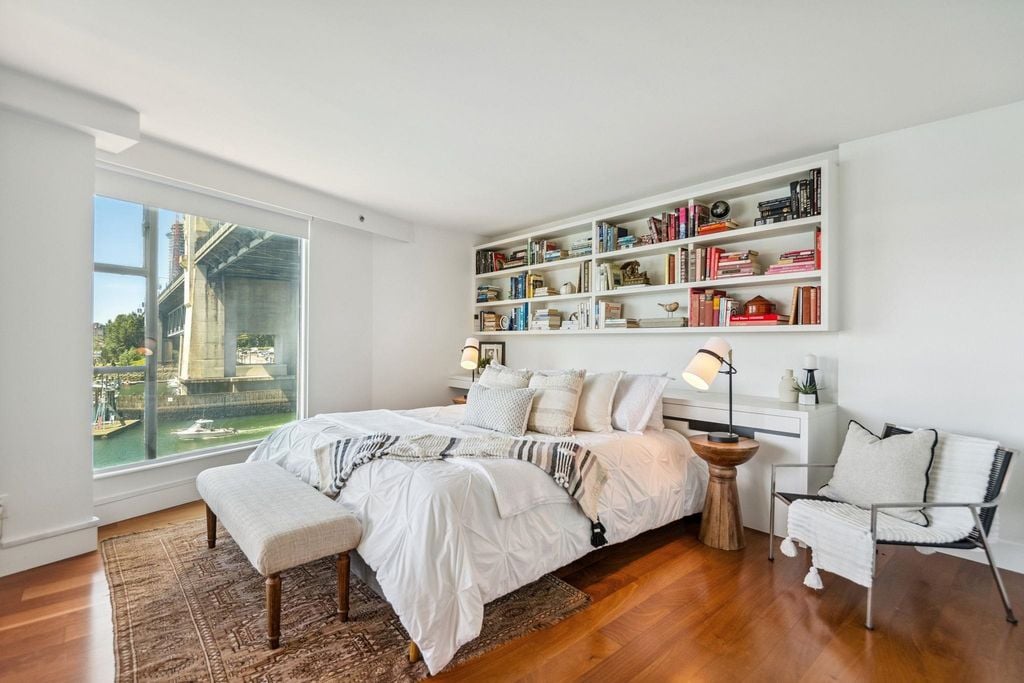 1012 Beach Ave, #301