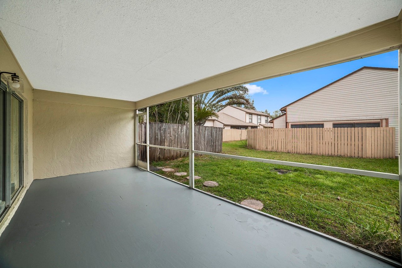 124 Oakwood Dr