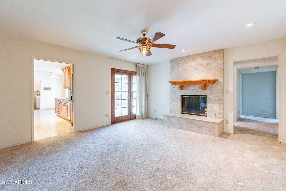 8555 E Via De Los Libros